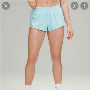 Lululemon Hotty Hot Low-rise 2.5in icing blue
